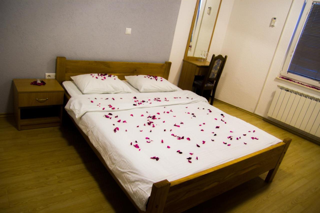 Motel Gas-Petrol Brcko Bagian luar foto